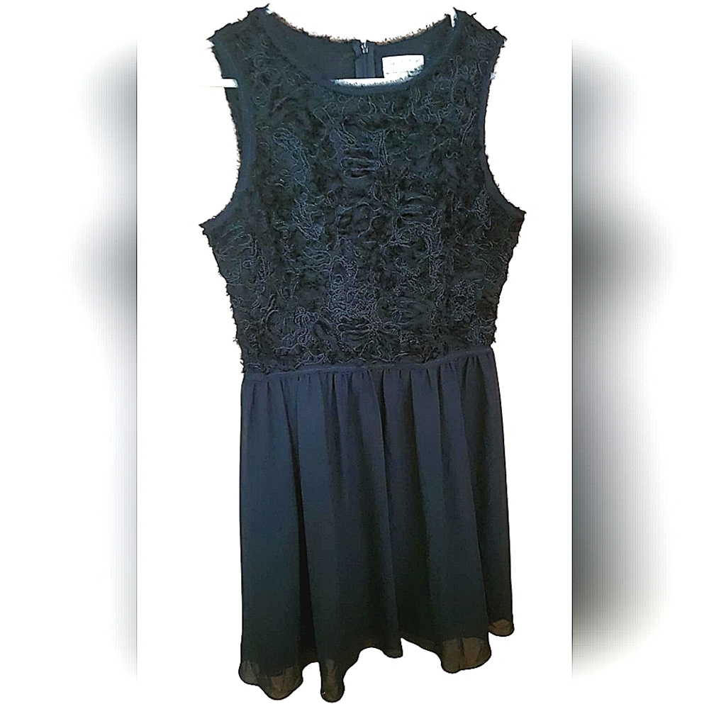 Max Studio 3d Floral Sleeveless Sheath Dress